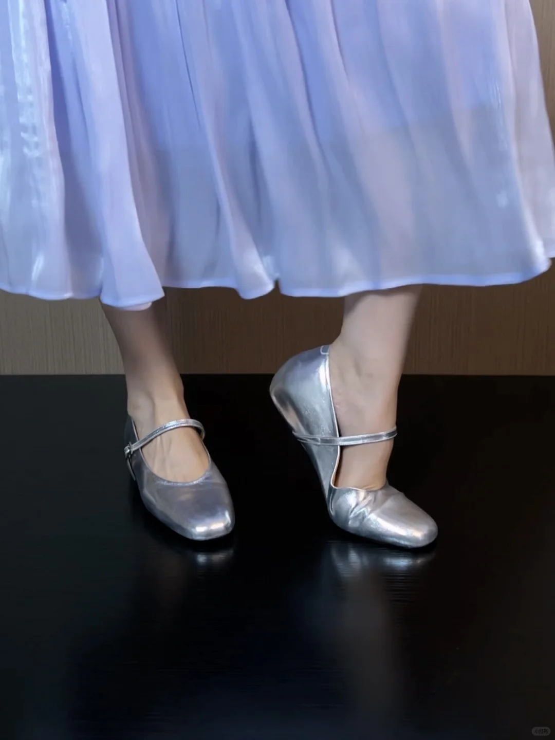 性感又清冷的银色小单鞋!谁不爱呢