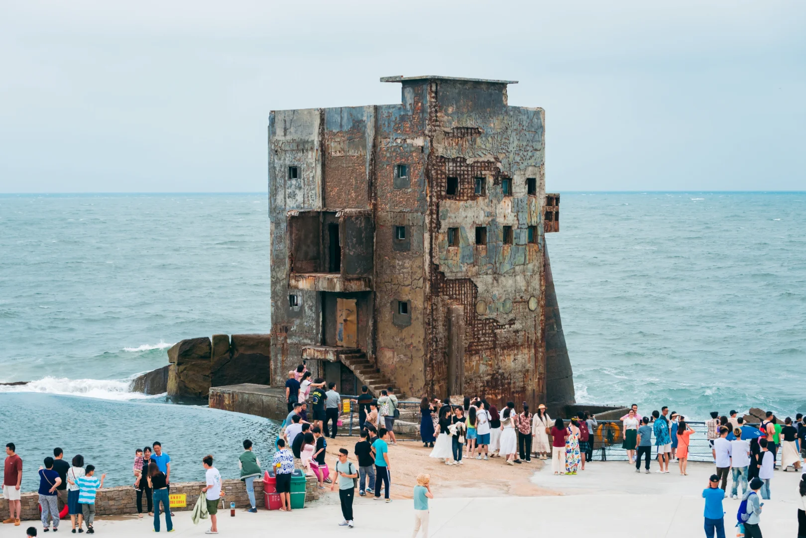 汕尾古堡碉楼真的很多美女