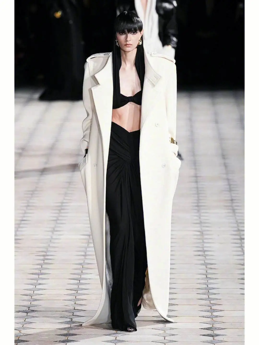 圣罗兰从未走下过神坛,23春夏秀也太帅了!