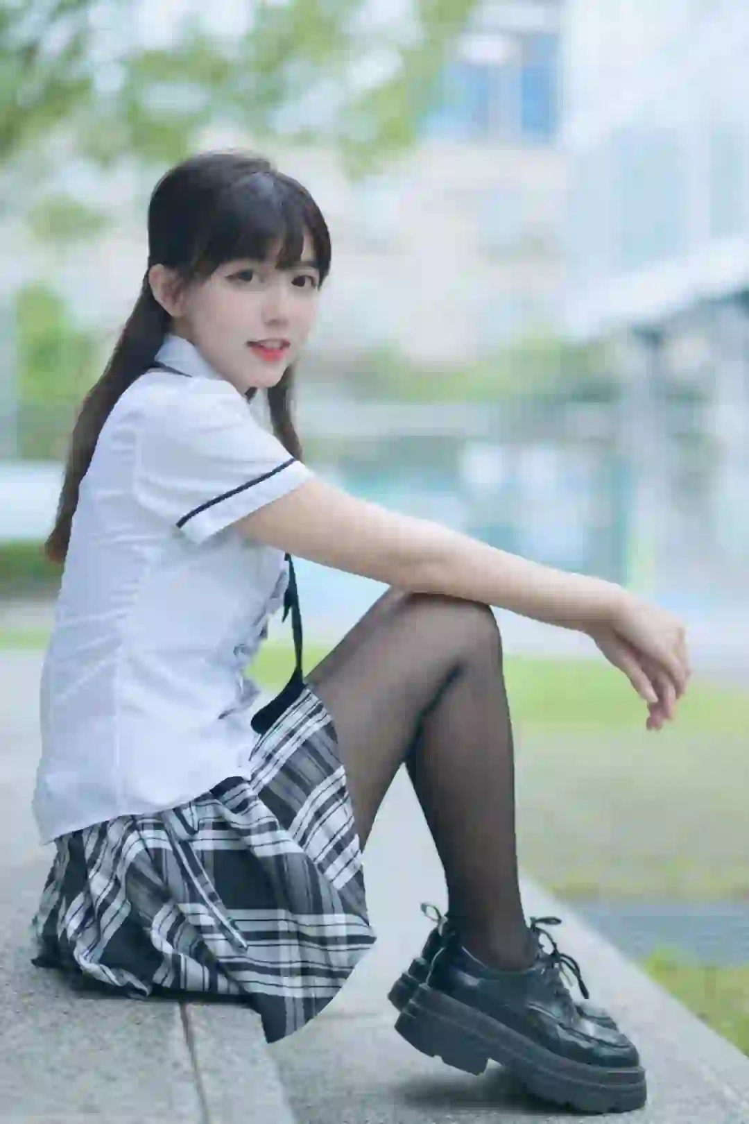 制服黑絲襪美女