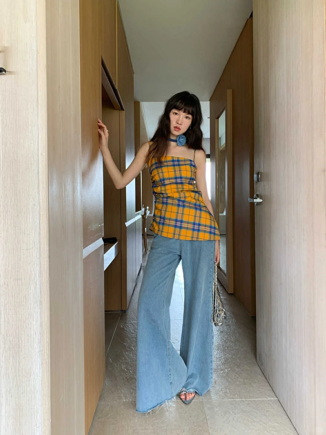 多巴胺撞色吊带上衣～泰裤辣