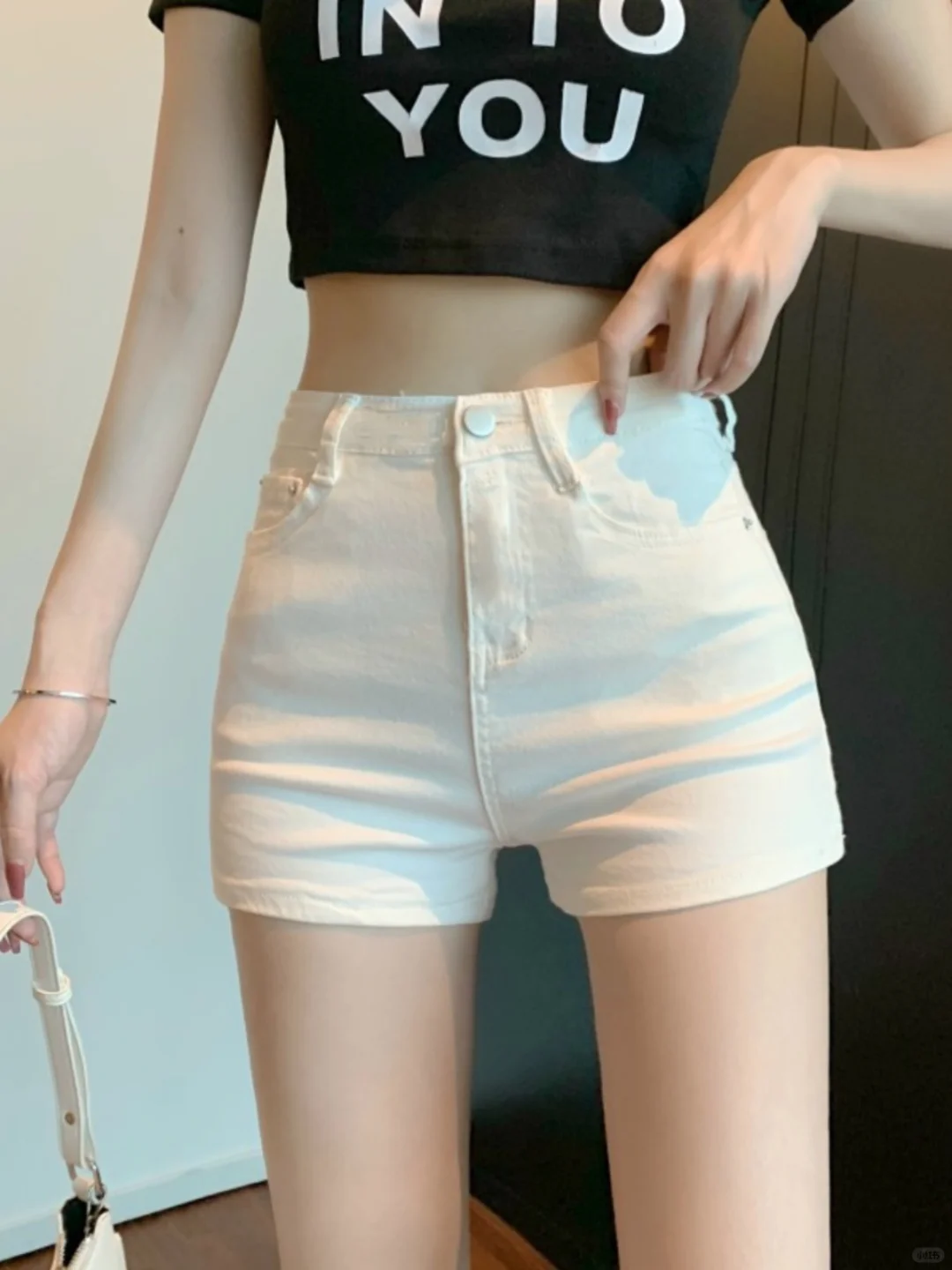 夏日必备!性感高腰牛仔短裤👖