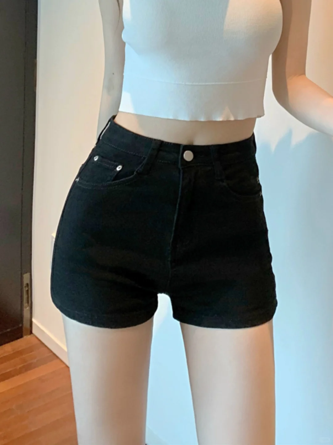 夏日必备!性感高腰牛仔短裤👖