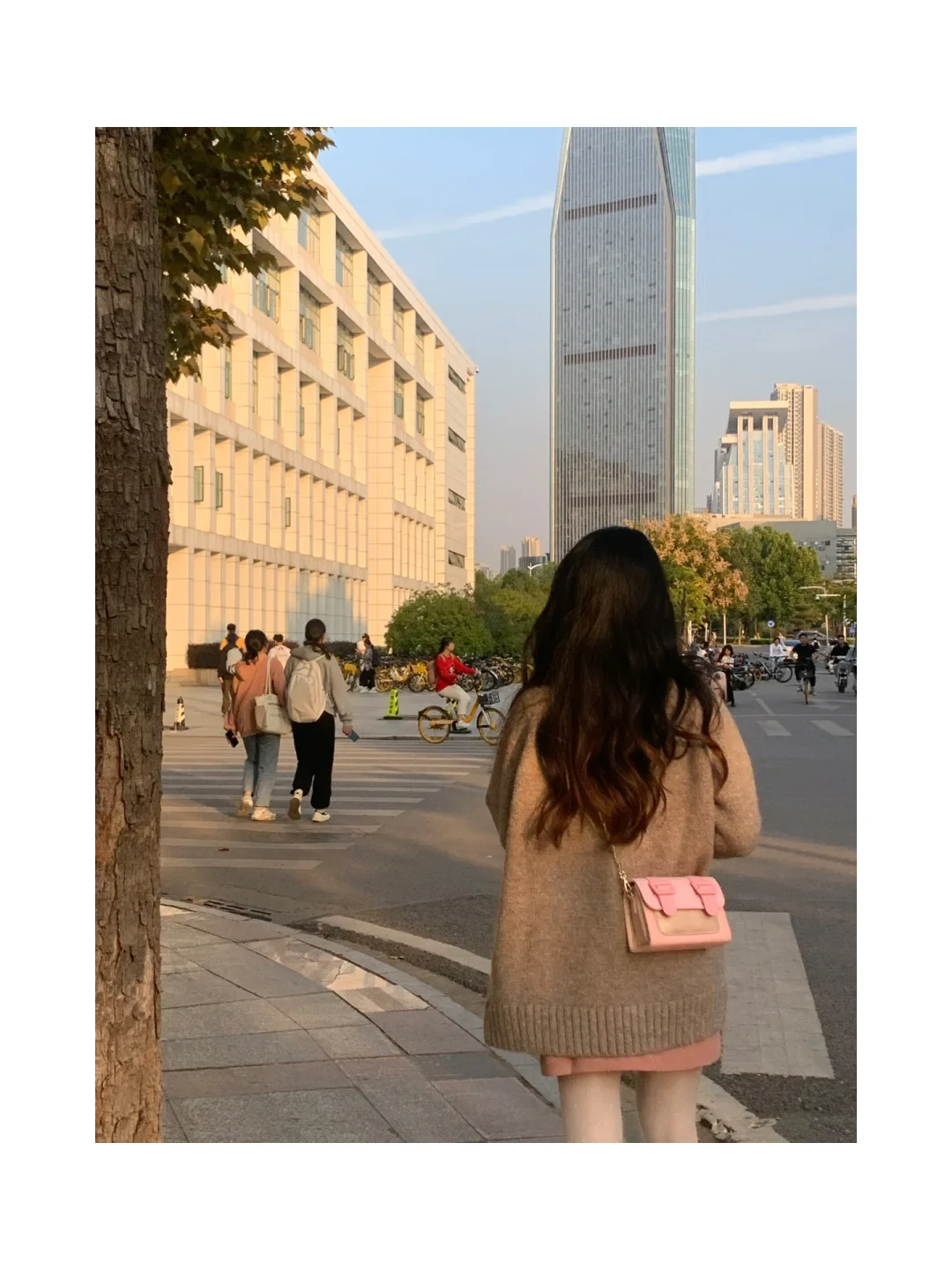 感觉是那种很会打扮 又不过度打扮的女生～😮
