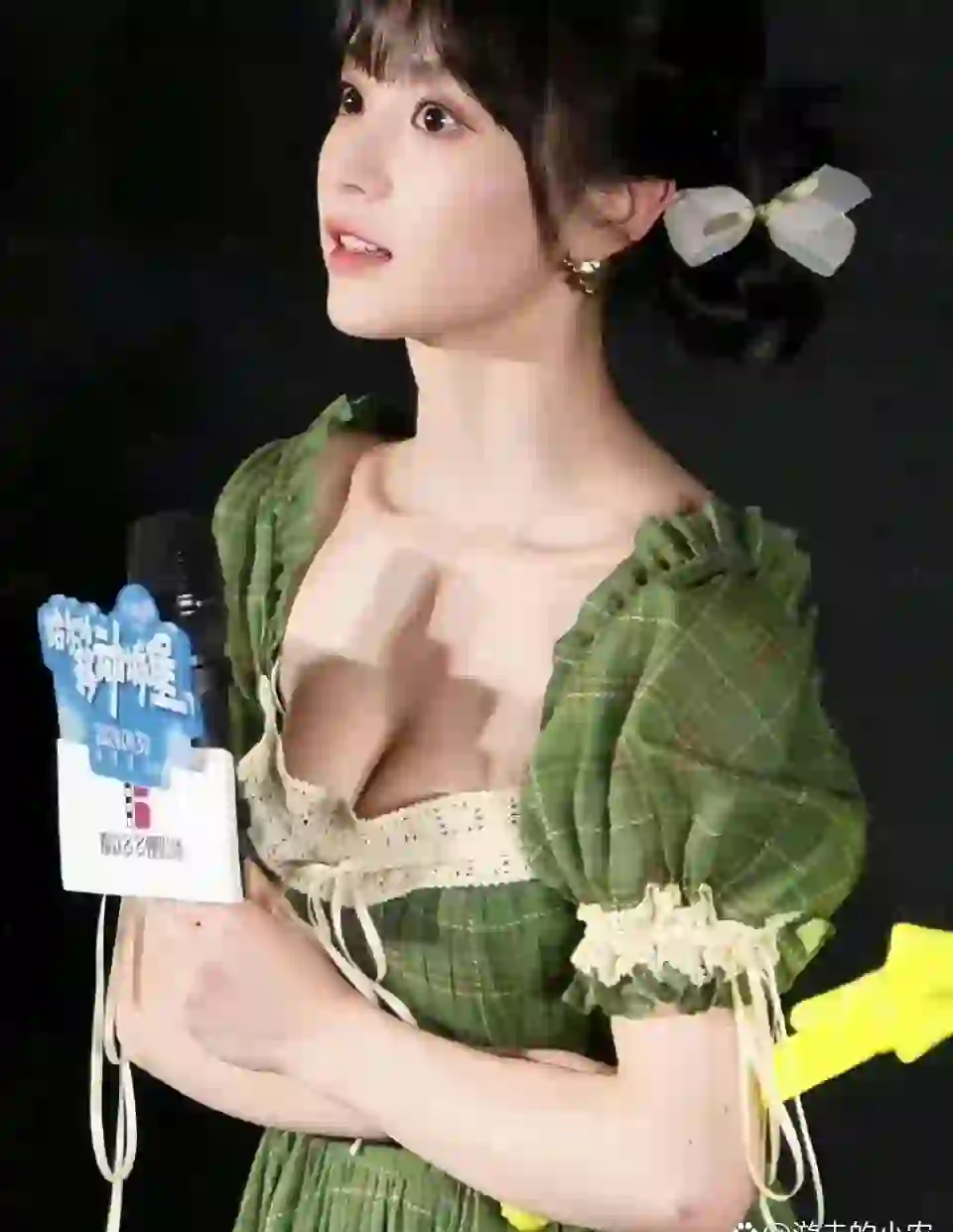 田曦薇每次都露得大方,但是一点也不擦