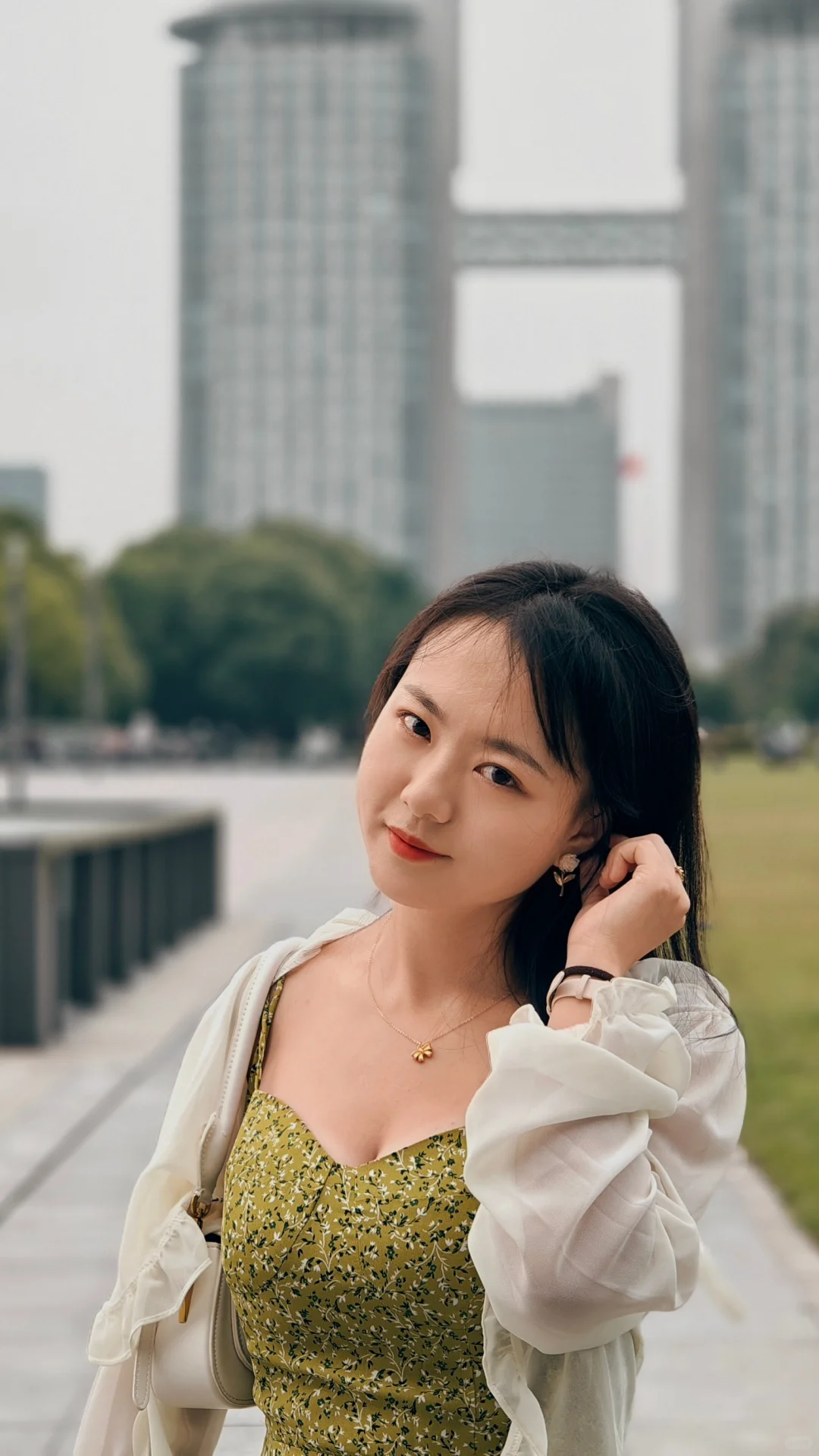 草地 肉丝 少女