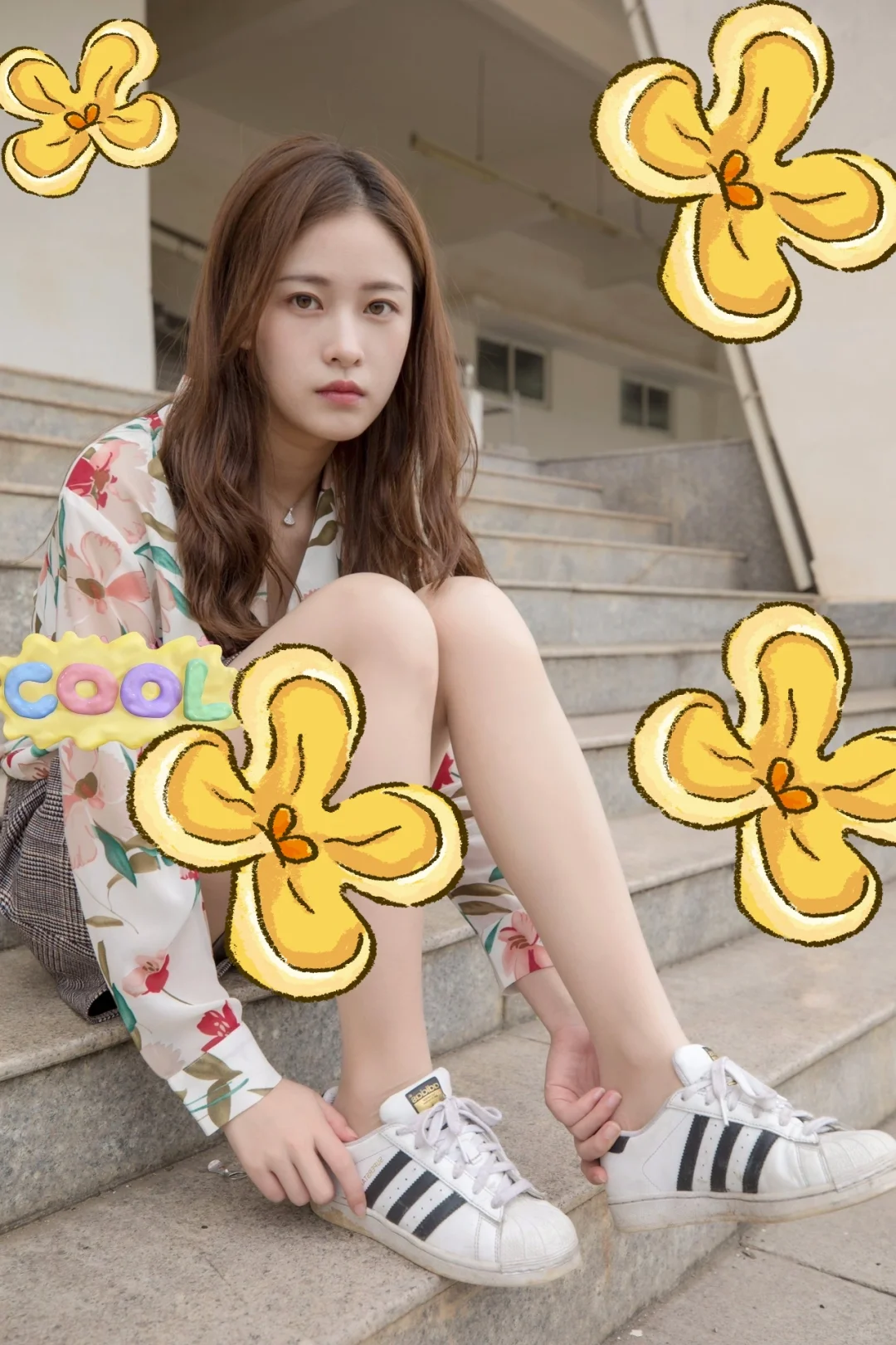 丝袜和球鞋的搭配