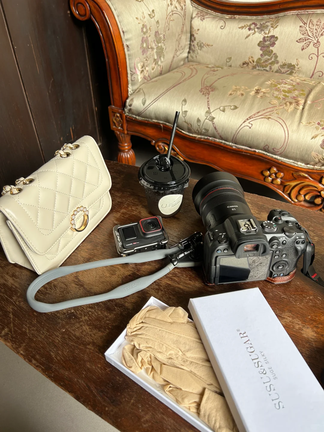 夏天还让模特穿丝袜拍照 会不会