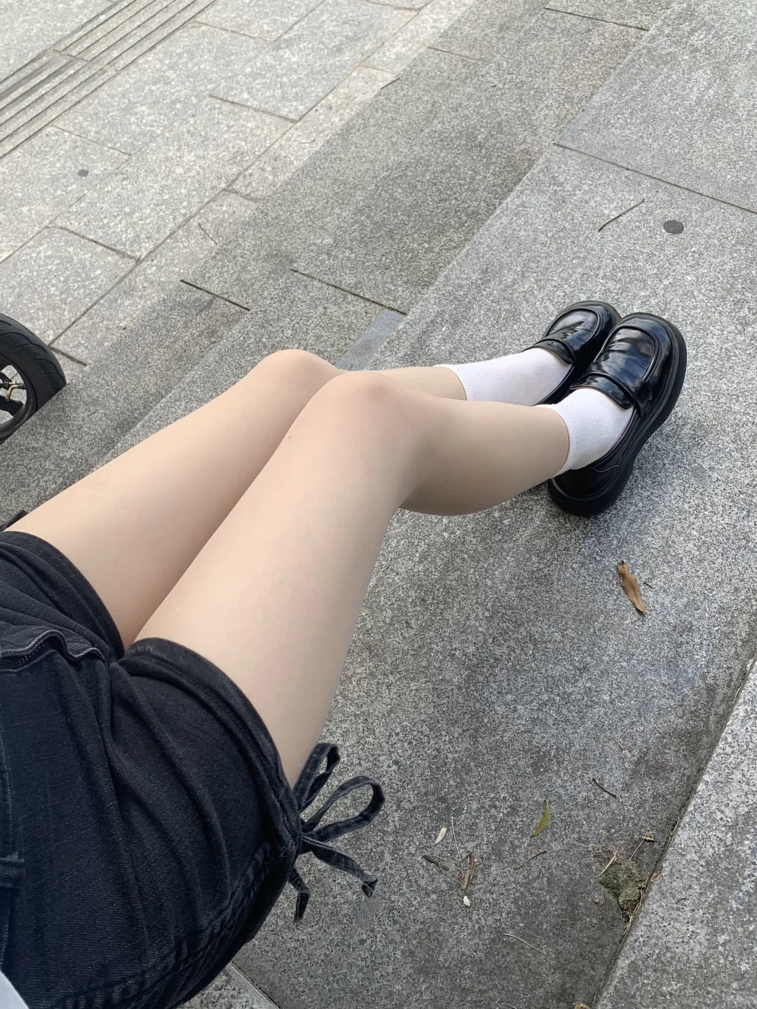 原图直出！这美肤袜在室外不要太自然！