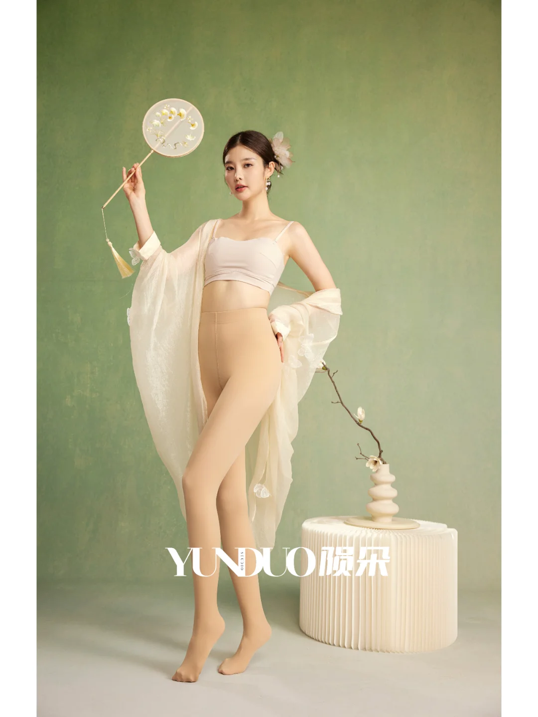 当丝袜遇上国风,会是怎样的韵味