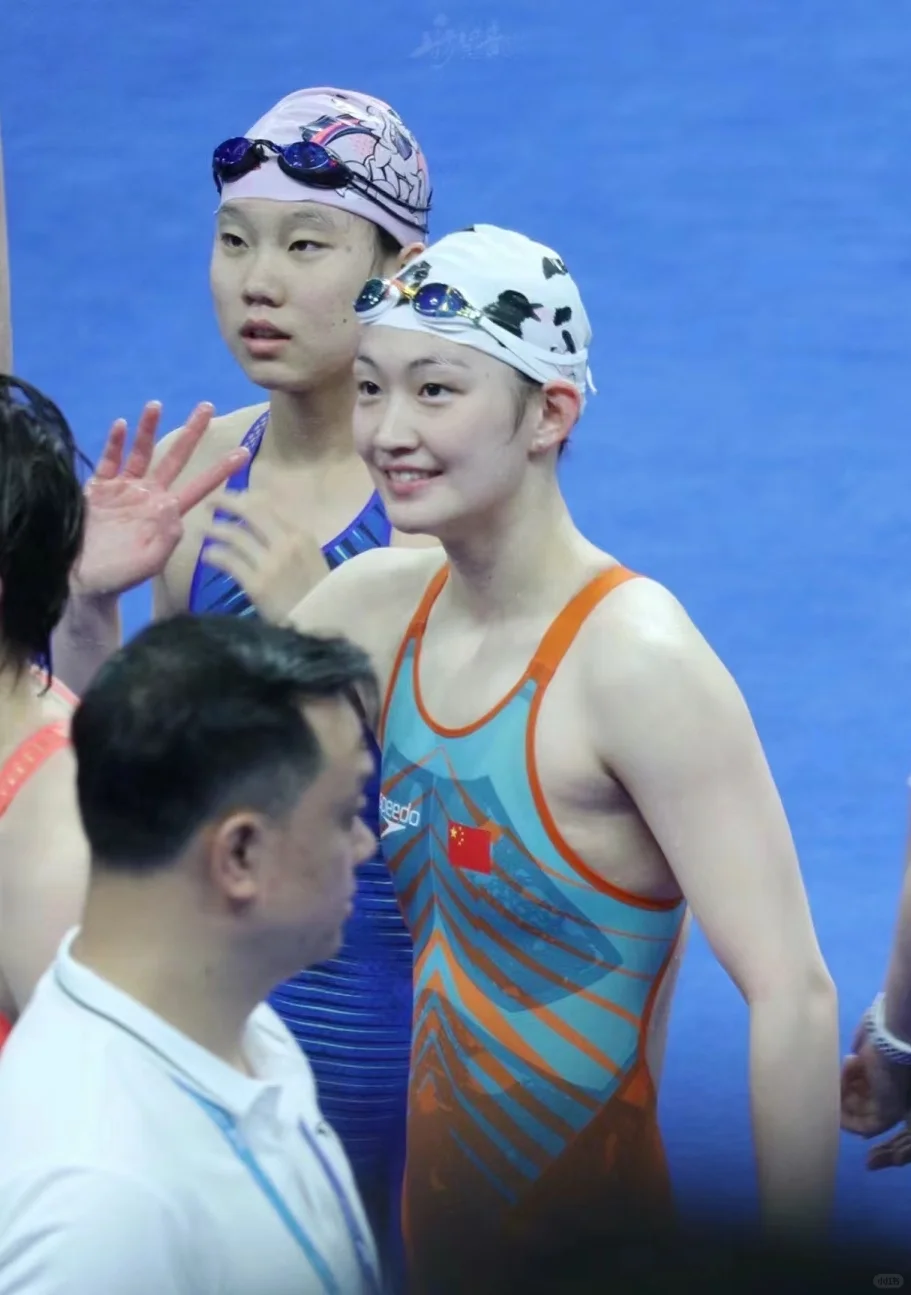 给我一分钟，带你们了解三位泳坛女神！