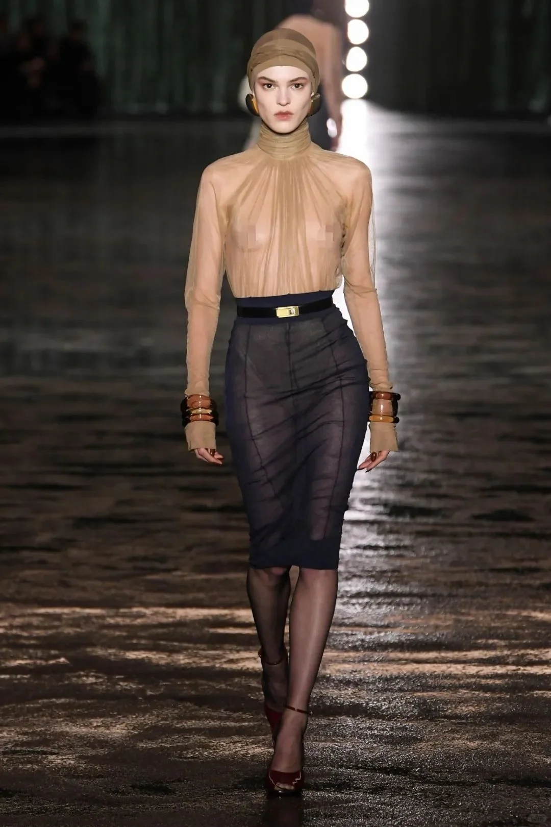 Saint Laurent 秋季系列“透视”女神