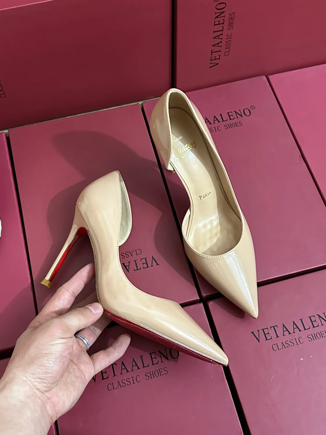 裸色高跟鞋真的绝了!拿不下你 姐的问题