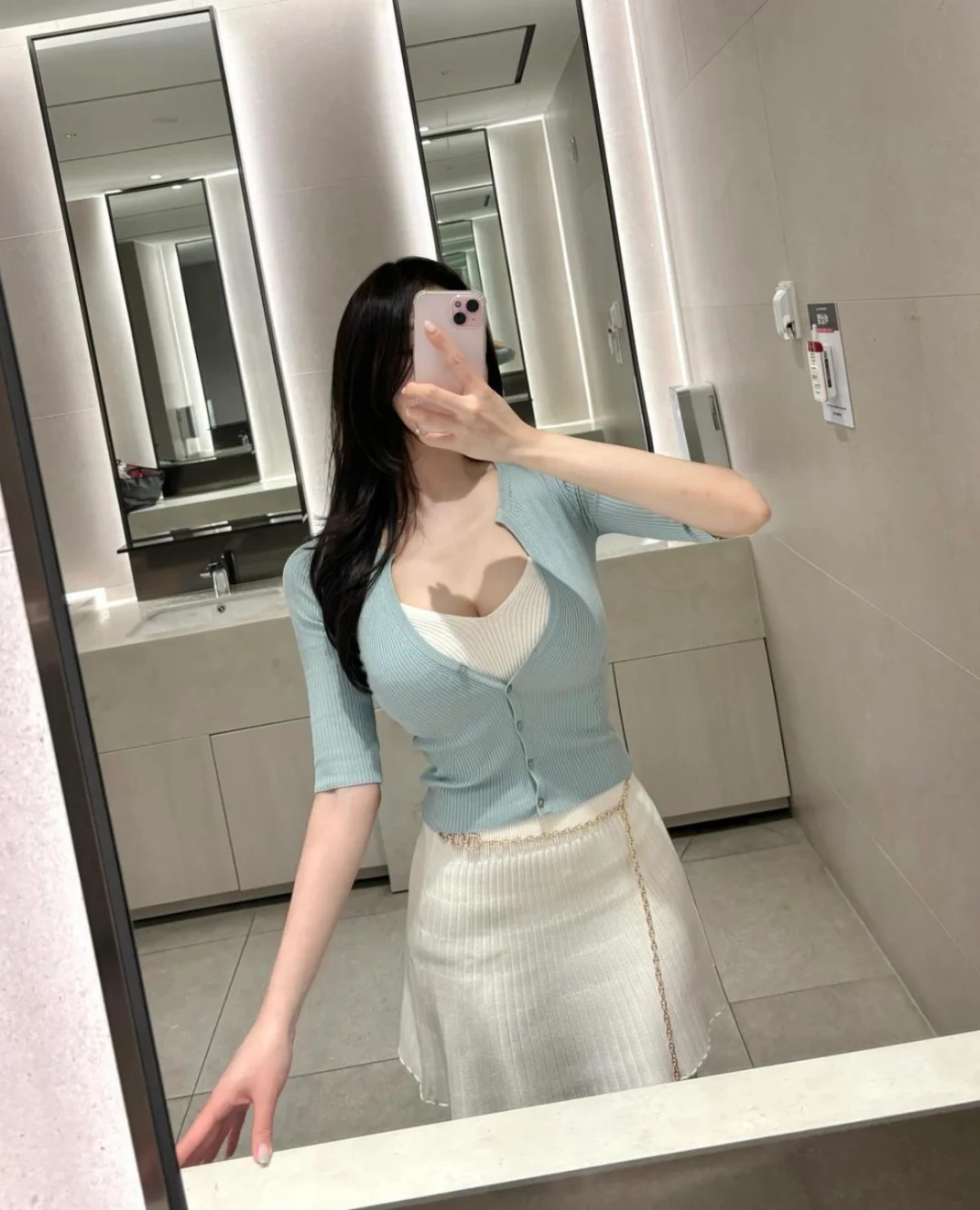 温温柔柔，可爱与性感并存