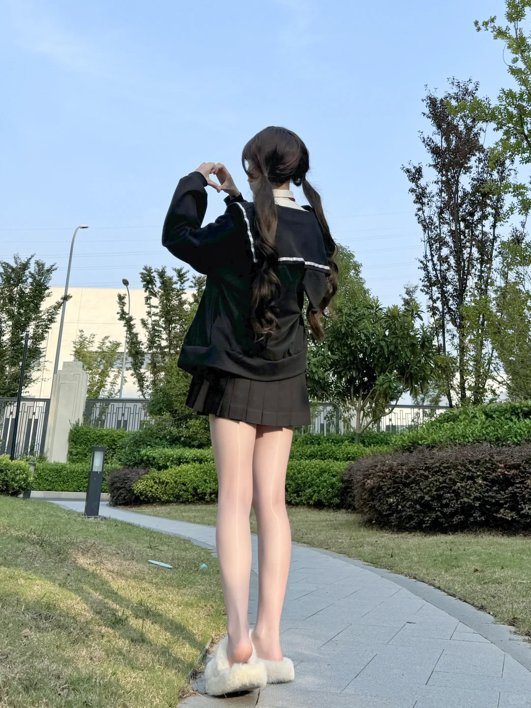 第一次穿粉红色丝袜上身也很透耶~