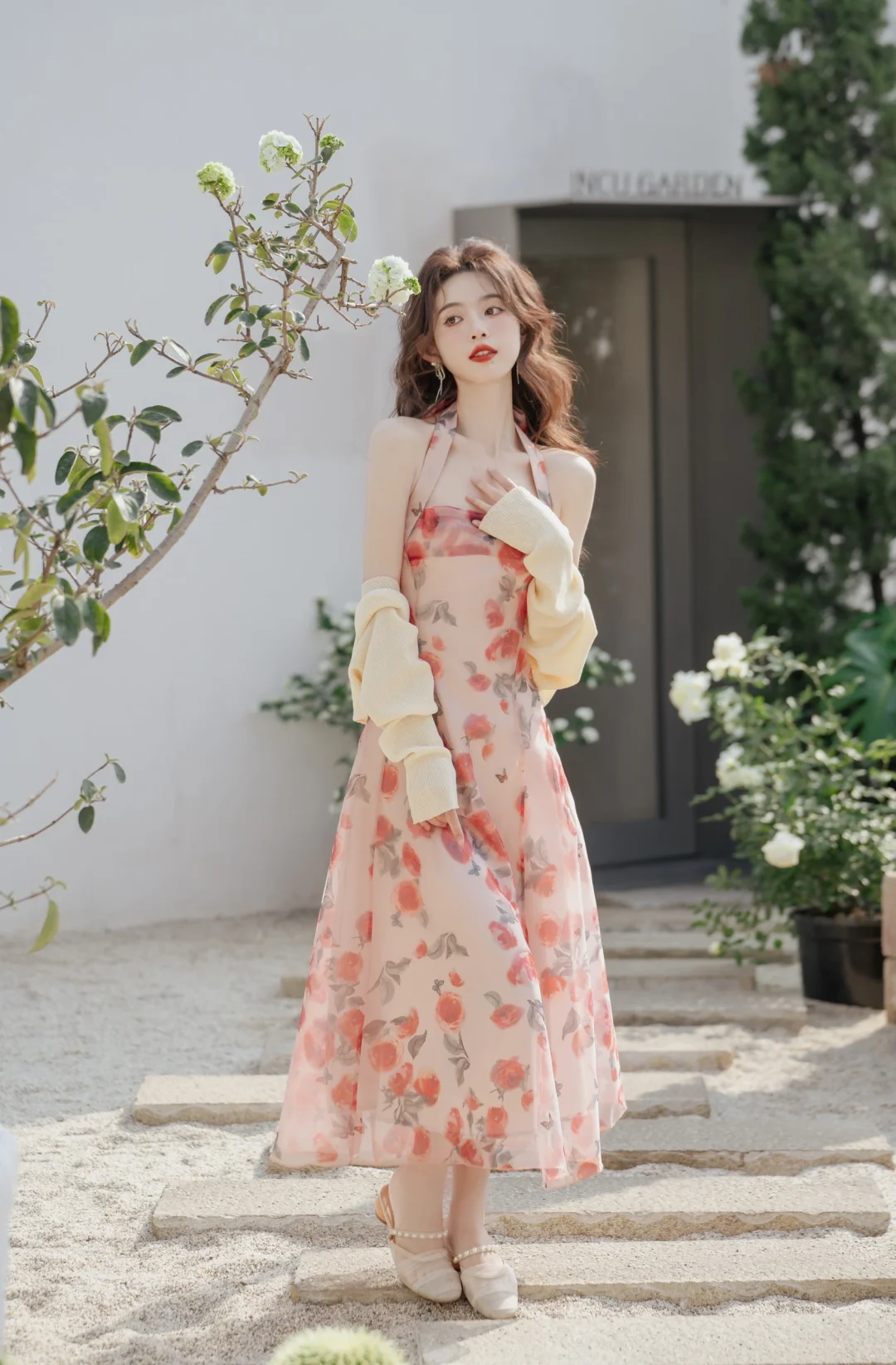 浪漫法式情怀|你是人间四月天|纯欲挂脖吊带