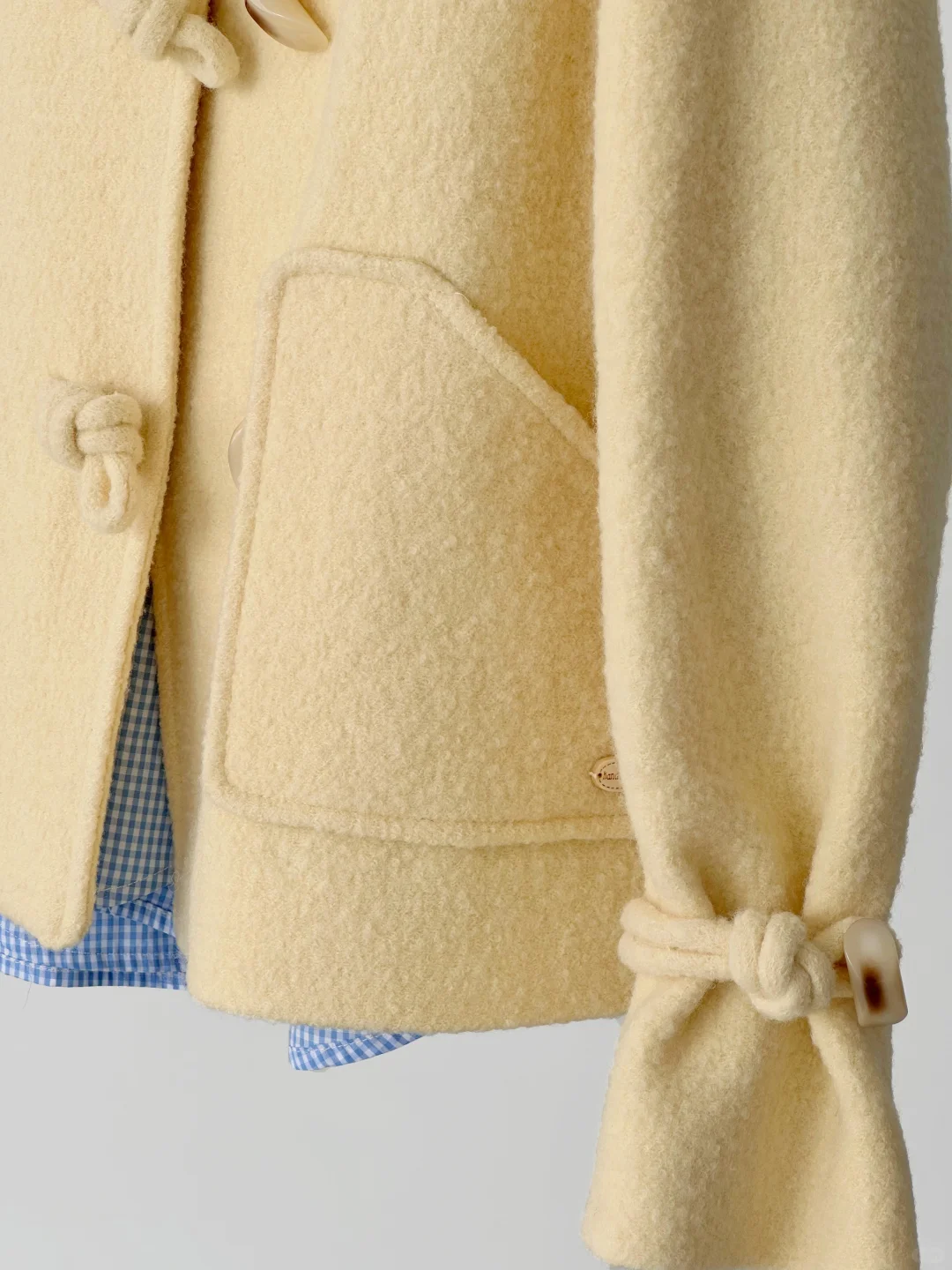 💛💛被这件奶黄色牛角扣大衣可爱到啦💛💛