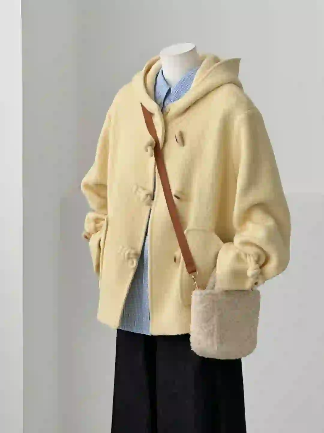 💛💛被这件奶黄色牛角扣大衣可爱到啦💛💛