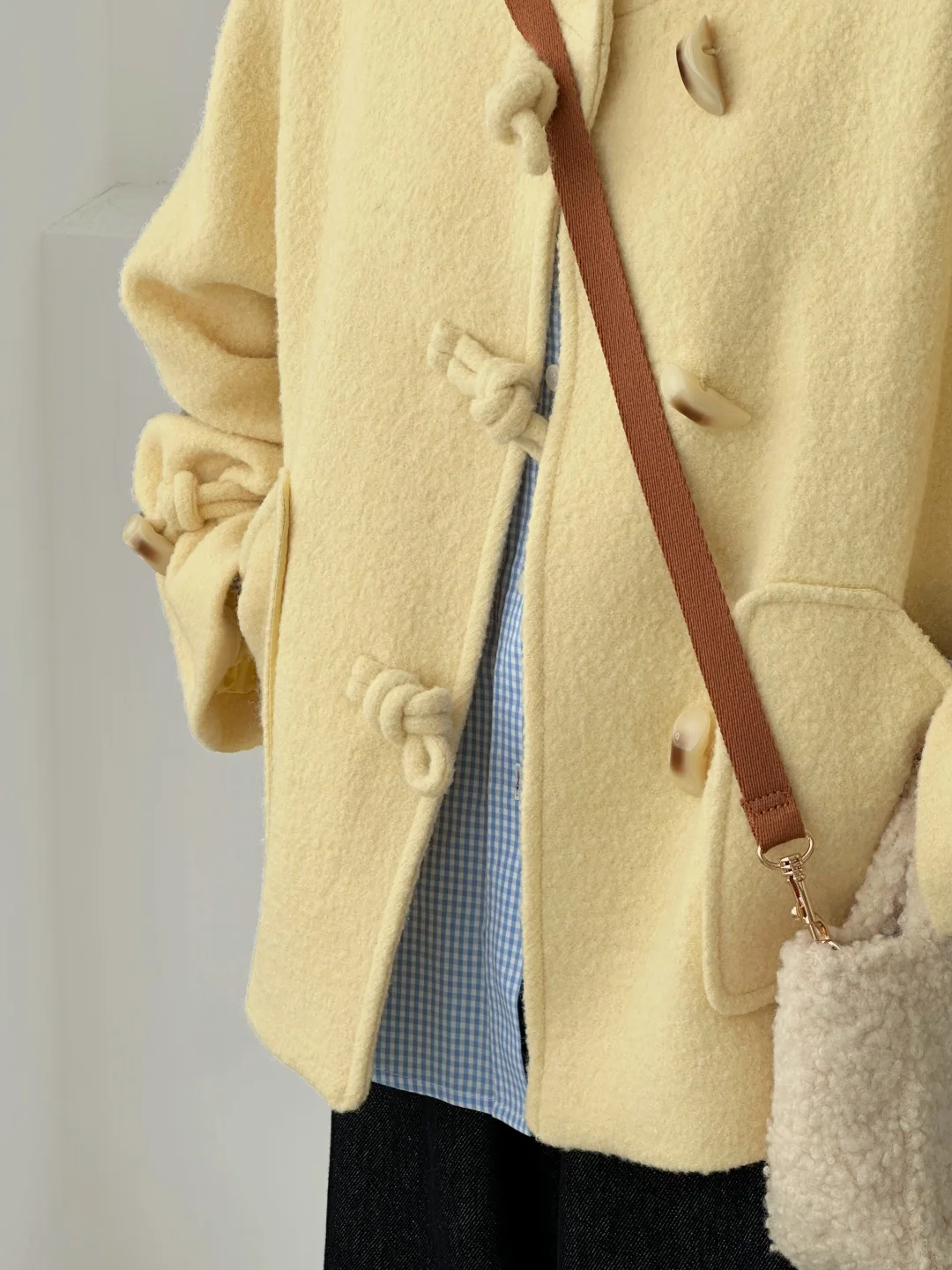 💛💛被这件奶黄色牛角扣大衣可爱到啦💛💛