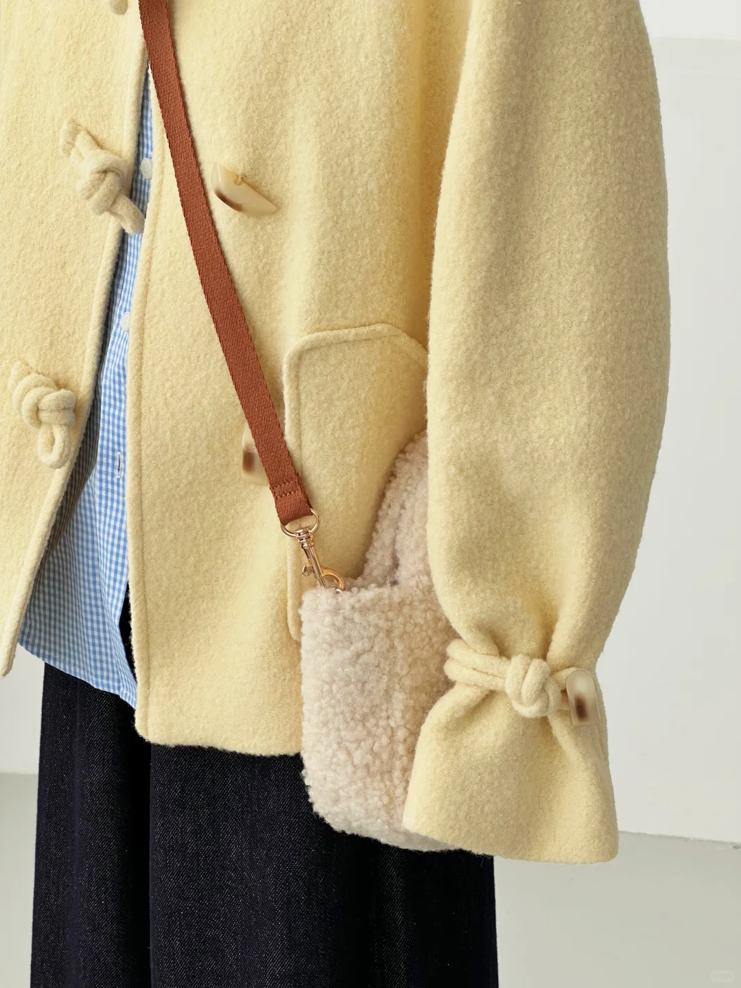 💛💛被这件奶黄色牛角扣大衣可爱到啦💛💛