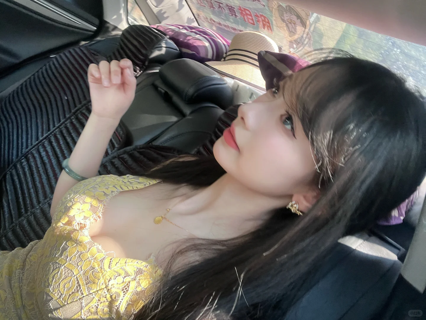 淡黄色裙子，纯欲天花板