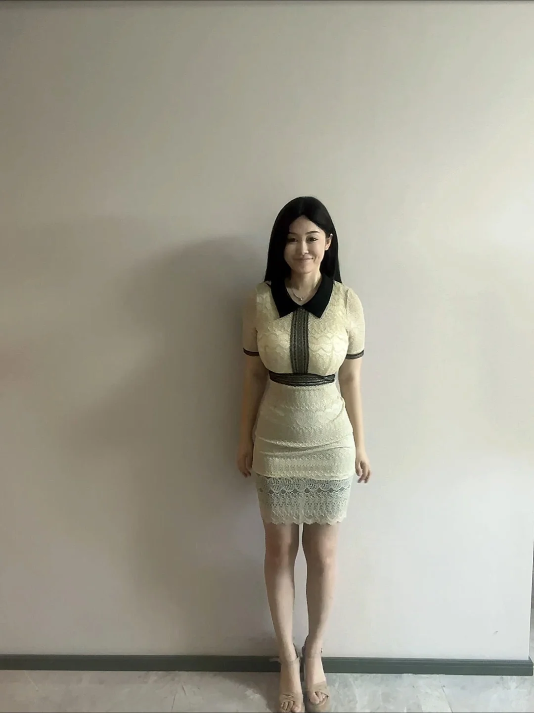 朋友说我长得一般但身材张力拉满了