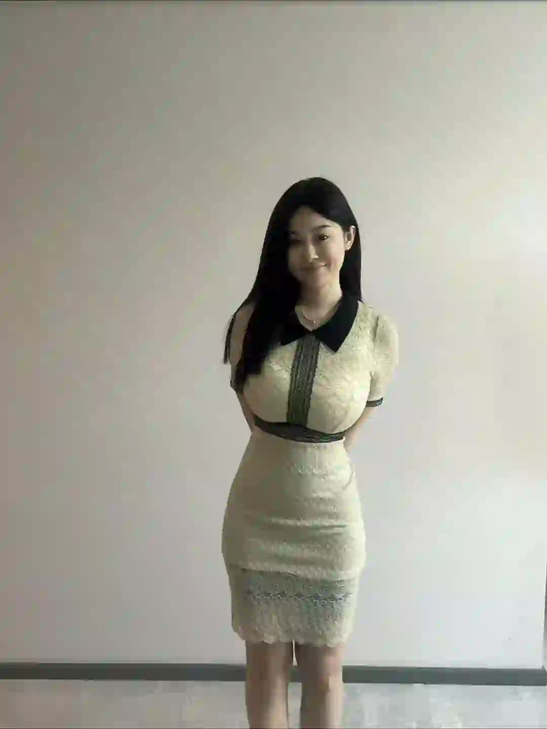 朋友说我长得一般但身材张力拉满了