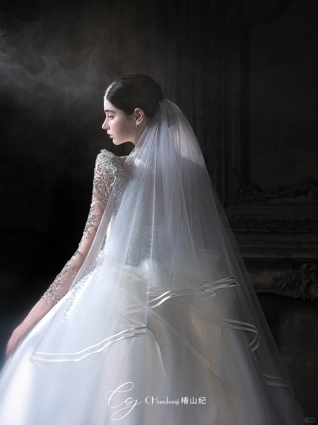 人间理想婚纱 | 被这件缎钻✨婚纱所折服