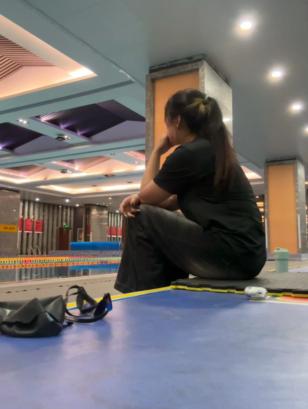 00后 国职双证14年泳龄女游泳教练