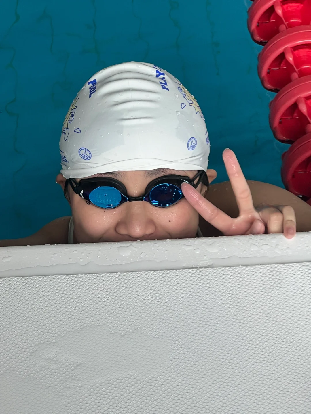 00后 国职双证14年泳龄女游泳教练