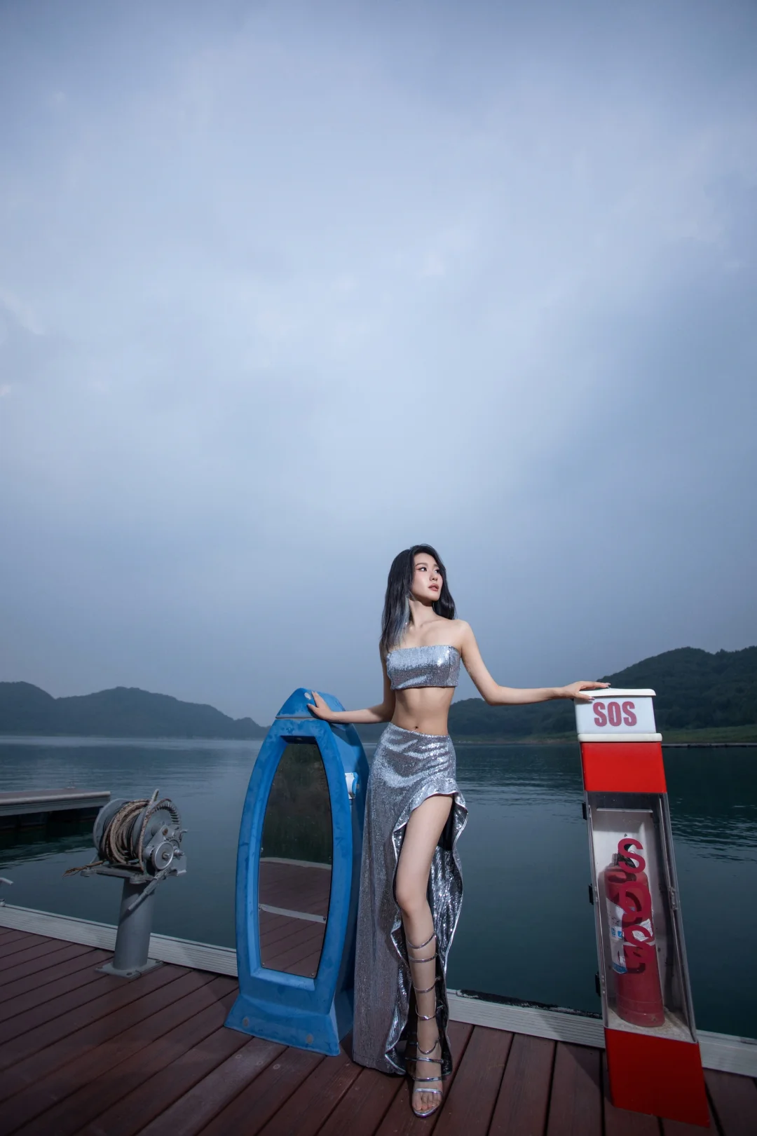 女大写真｜金海湖畔的银色人鱼🧜‍♀️