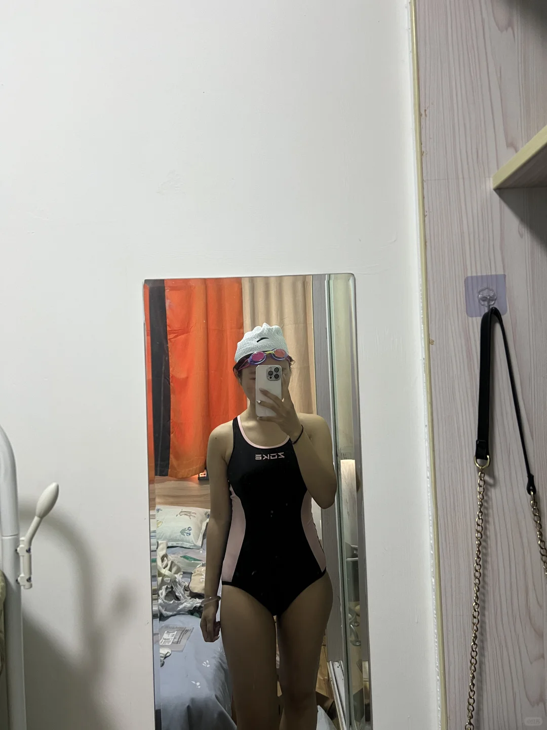 女孩子们都去游泳🏊因为你会发现….