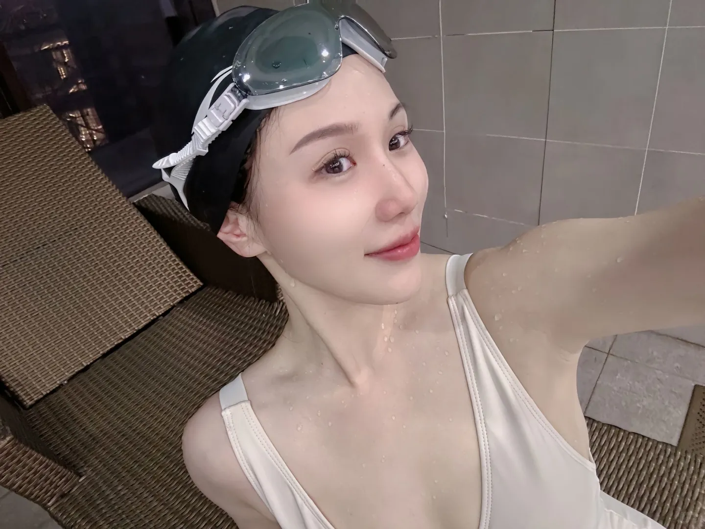 夏天比较适合泡水里🏊
