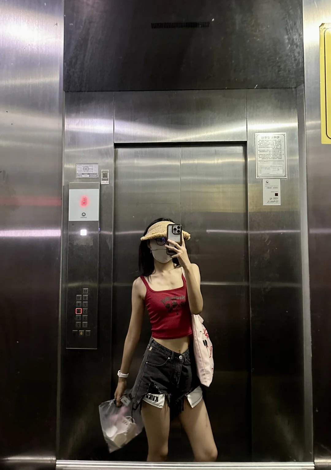 游泳打卡🏊🏻‍♀️周末的泳池被大小学生占领