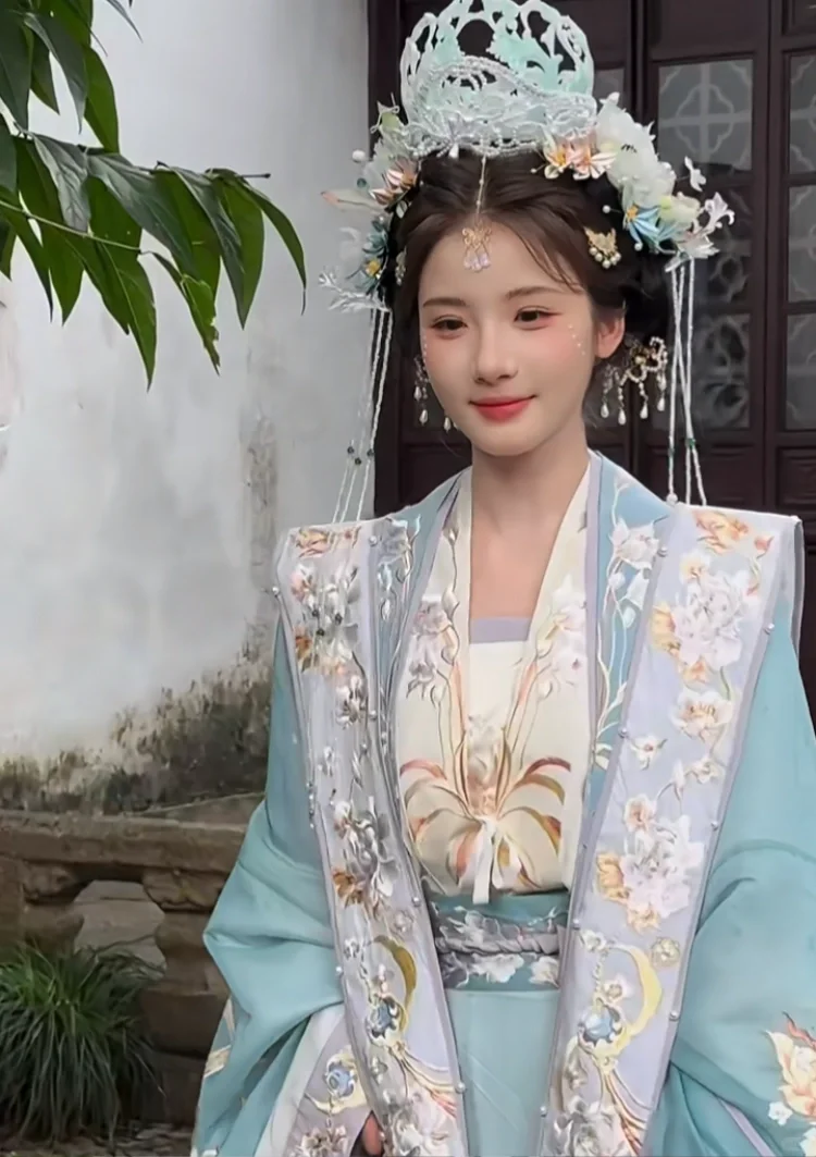 长沙宋制簪花汉服🌸颜值当担，快来拍‼️