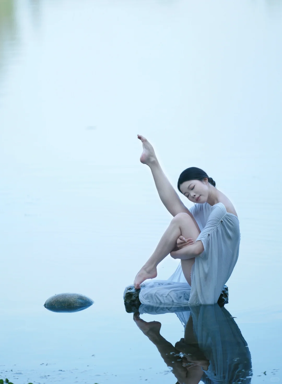 宛在水中央……