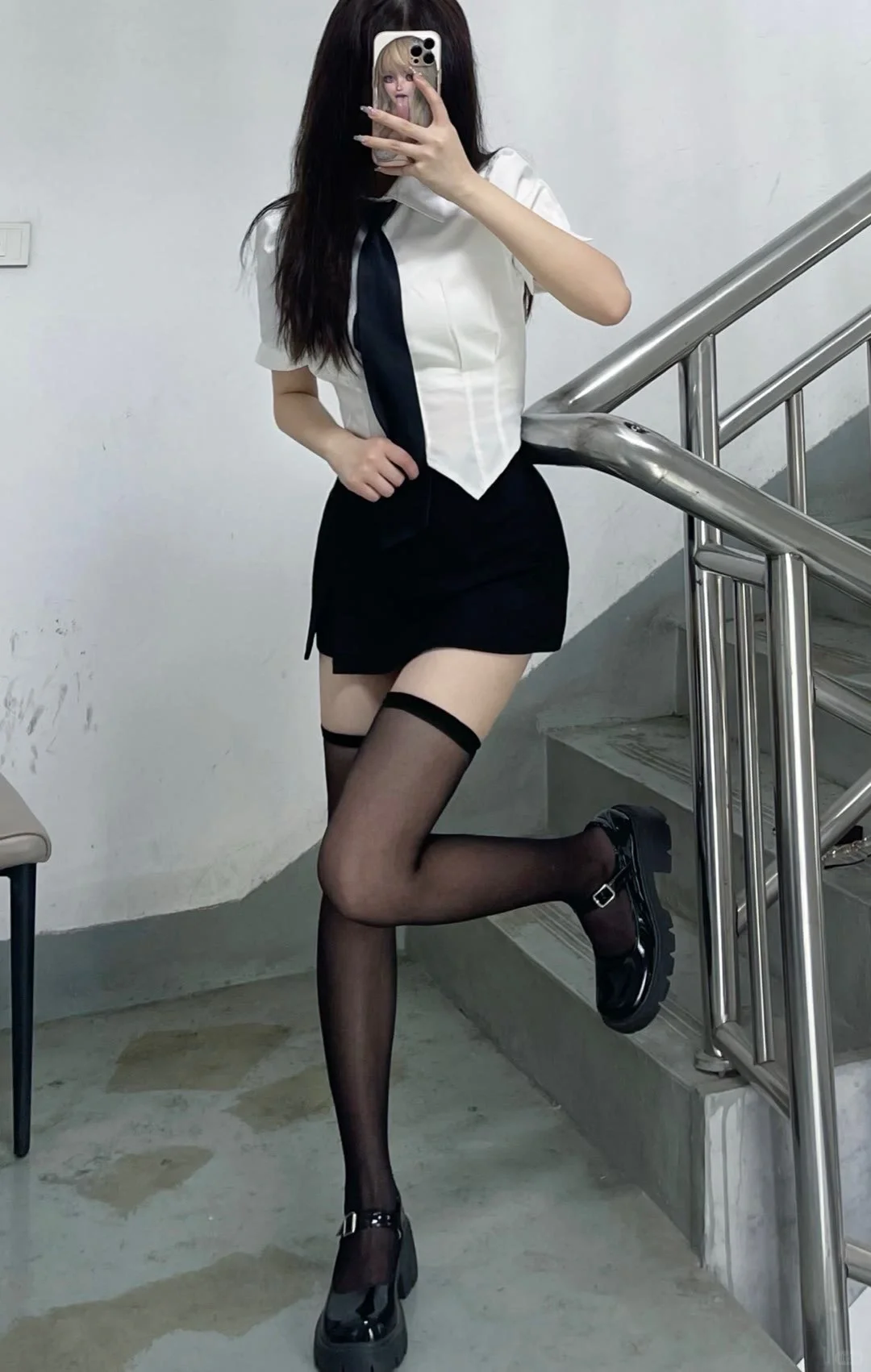 楼梯里偷偷拍