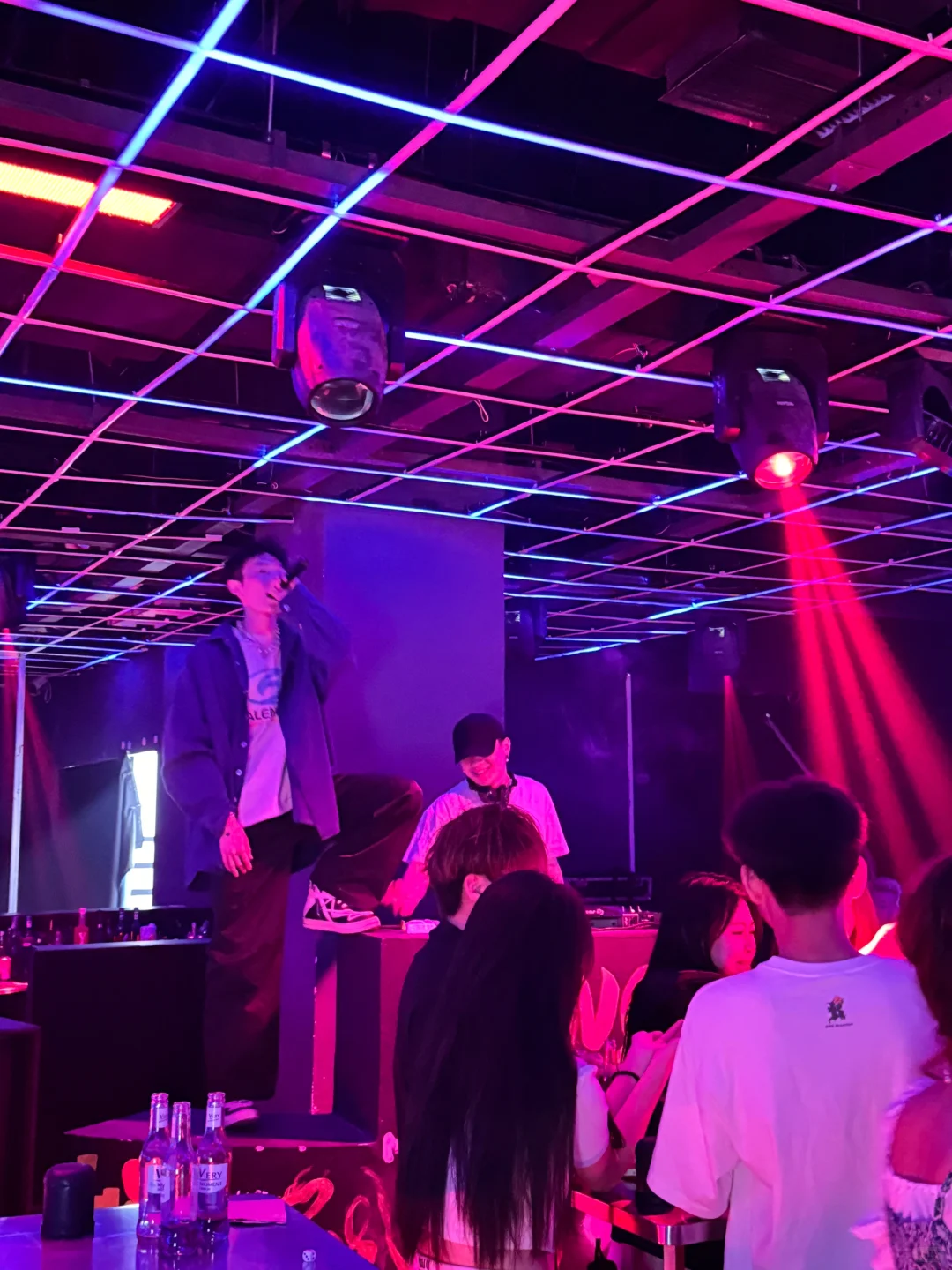 漂亮姐姐请你喝酒🍻