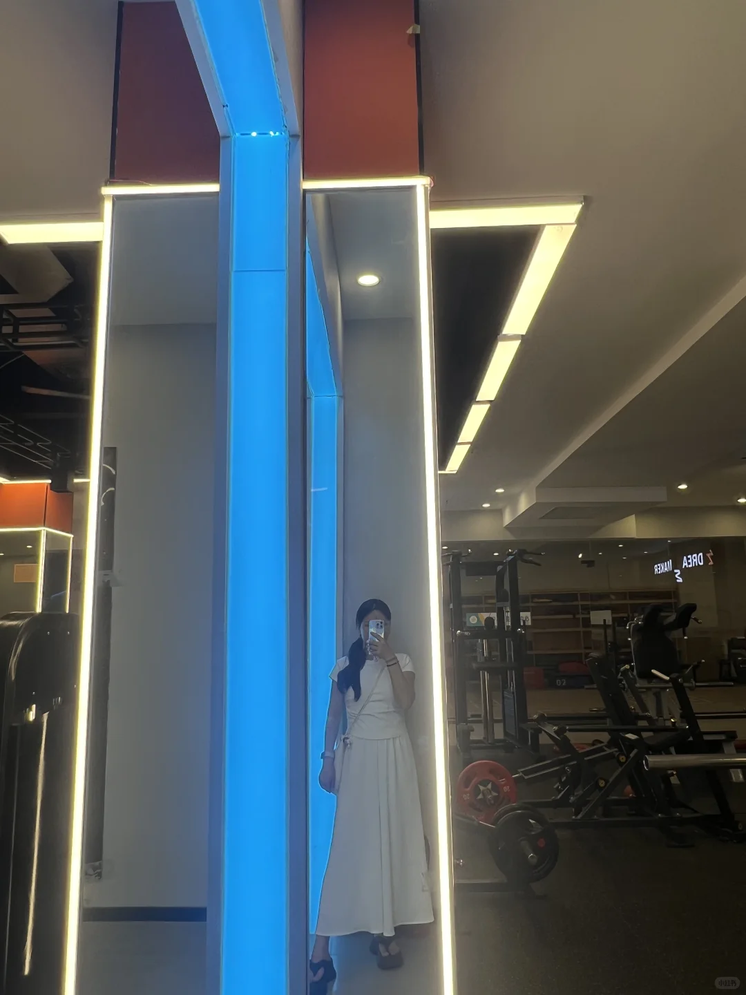 有点热，那就去游泳吧