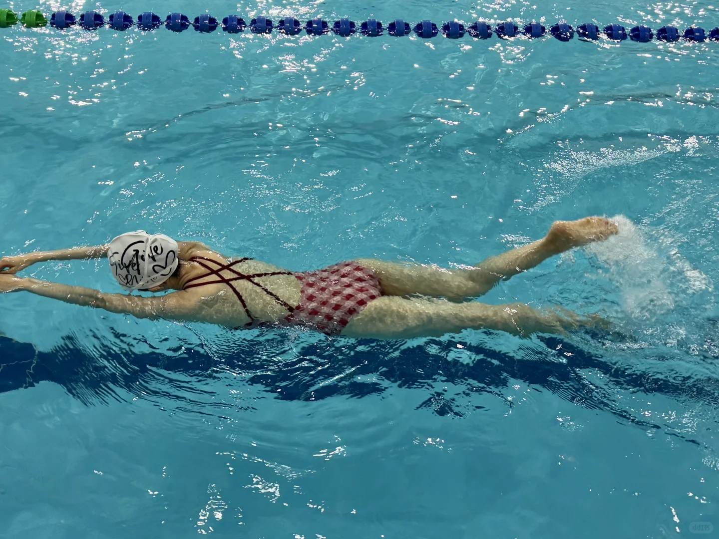 下班后就变成了女大｜夏天就要狠狠游 🏊‍♀️