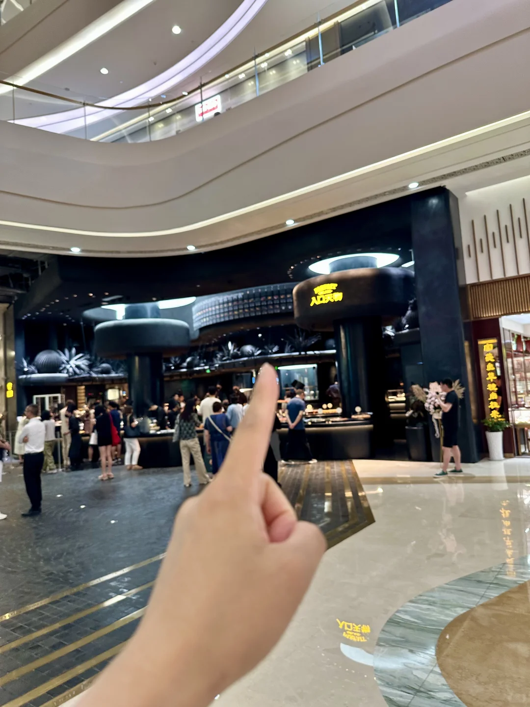西安面包控狂喜！高新中大国际惊现黑金店