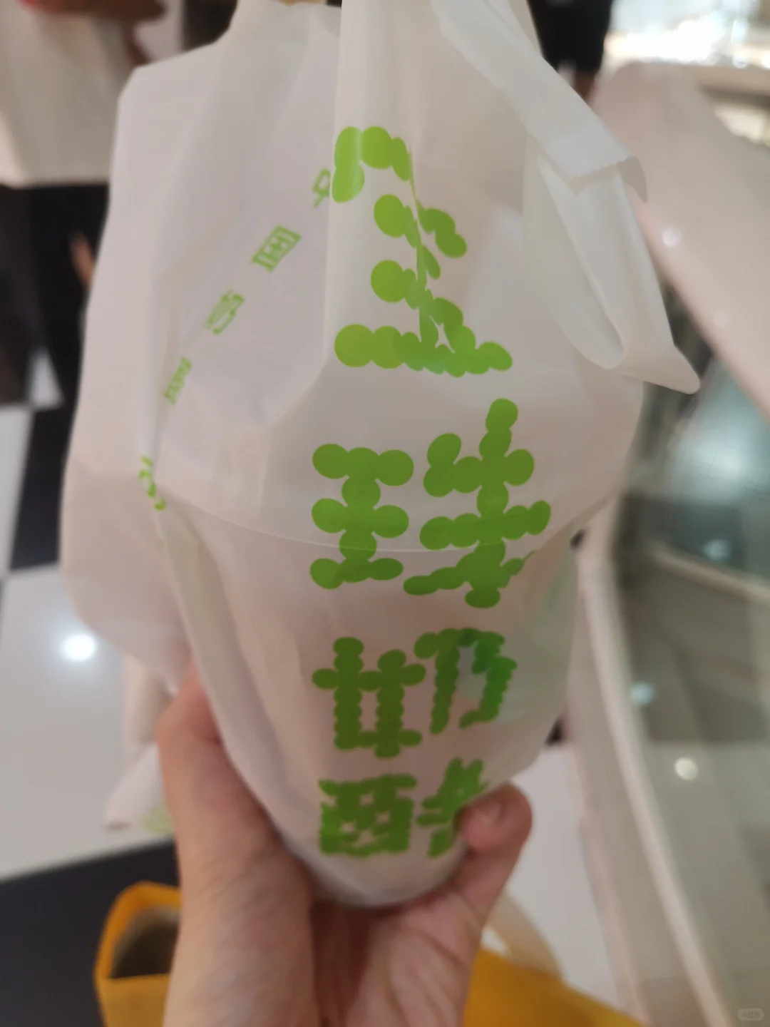 在美罗城逛一圈还没花钱就吃饱了😂