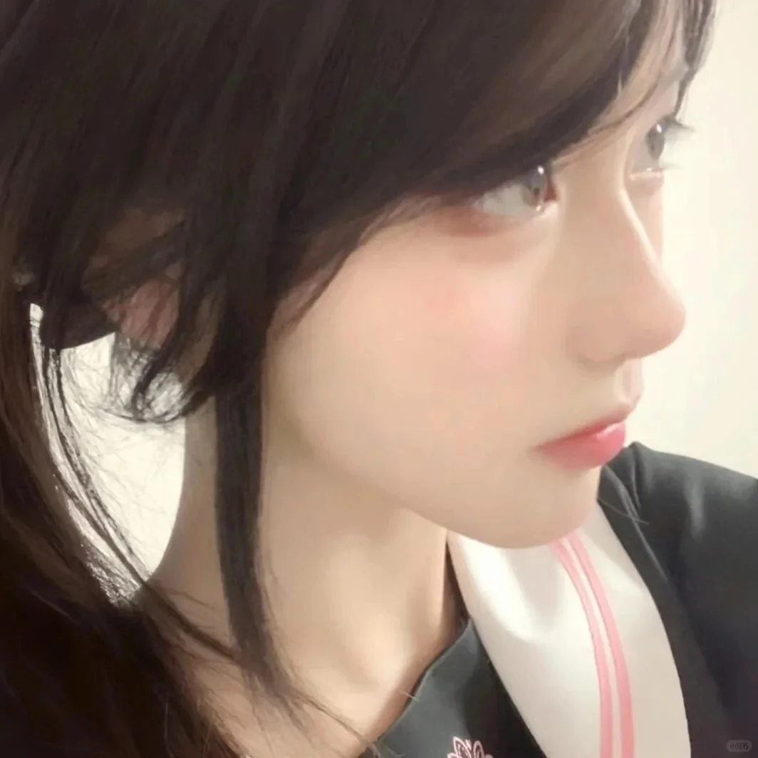 𝙒𝙚𝘾𝙝𝙖𝙩ｌ小众女生头像
