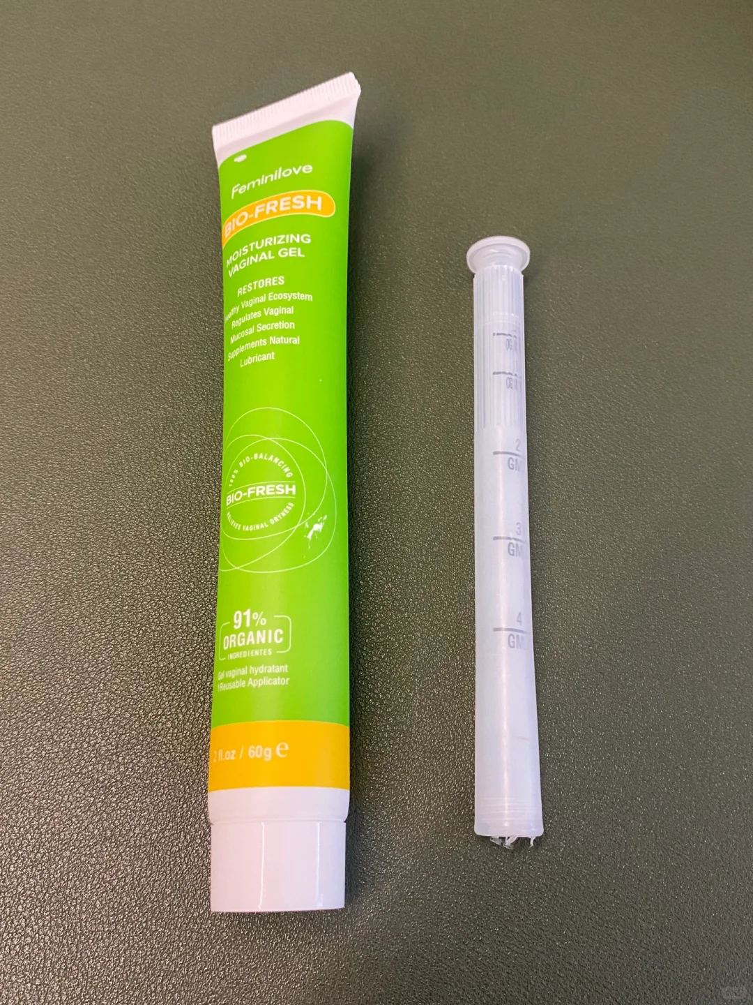 谁家姑娘年纪轻轻的，小花园那么大味儿？