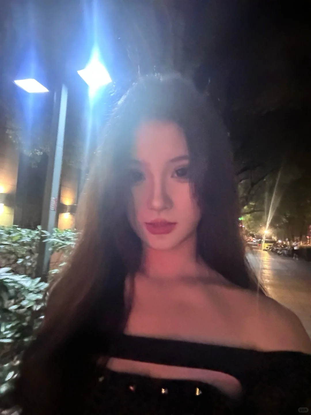 夜晚自拍自带氛围感