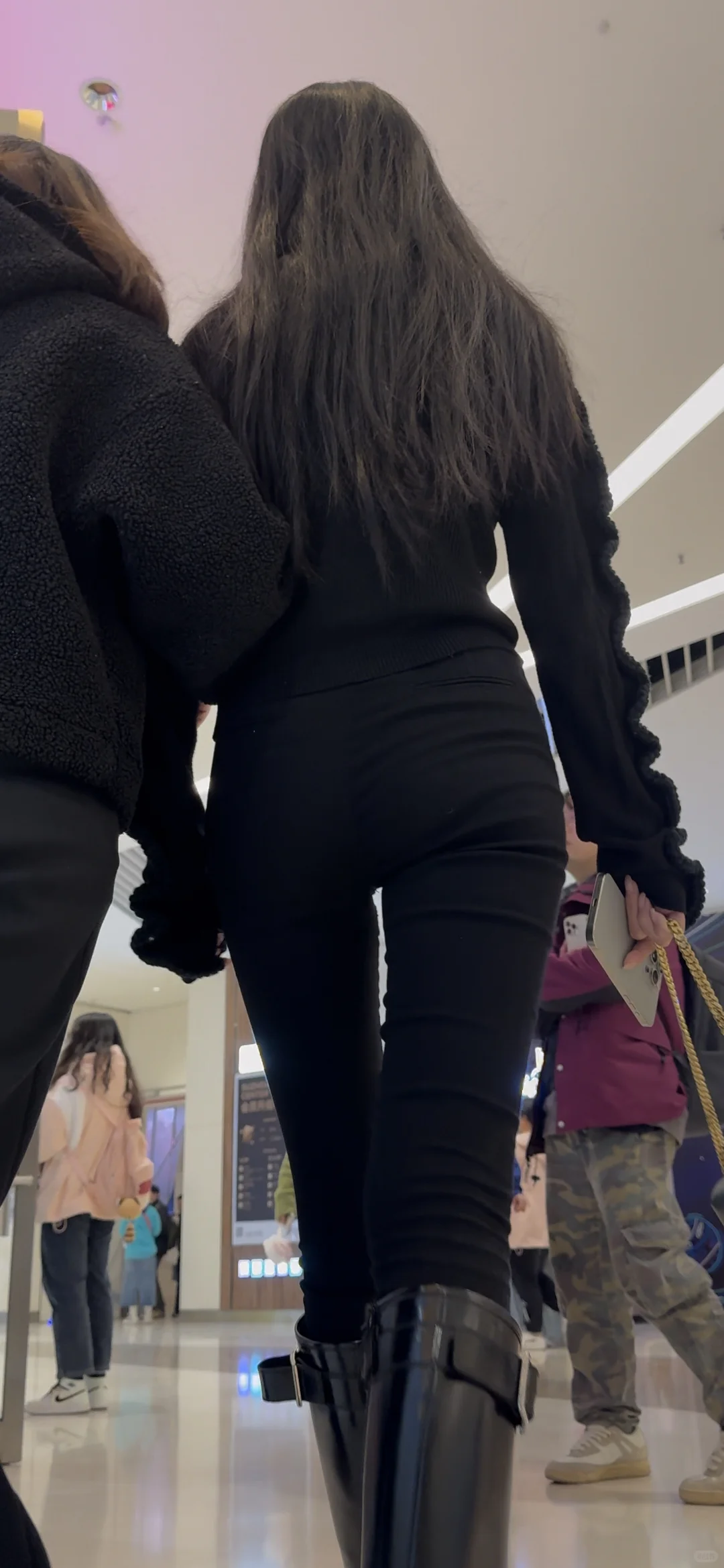大爱这种紧身裤，靴子 美女紧身裤，