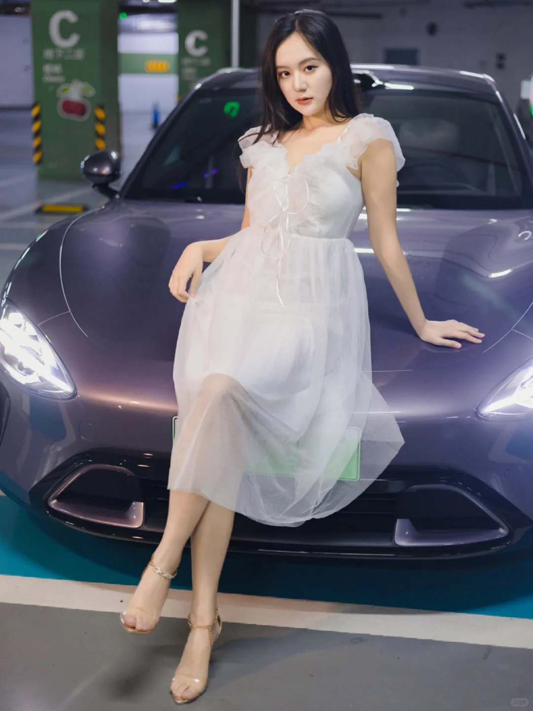 模特私拍｜香车配美女，怎么拍都好看