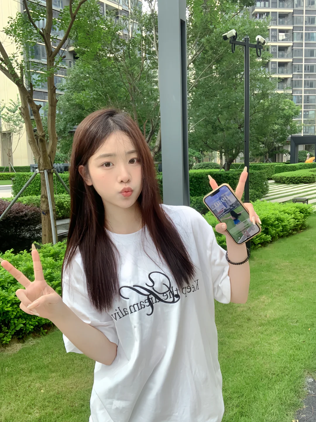 让我看看谁还没放假🏖