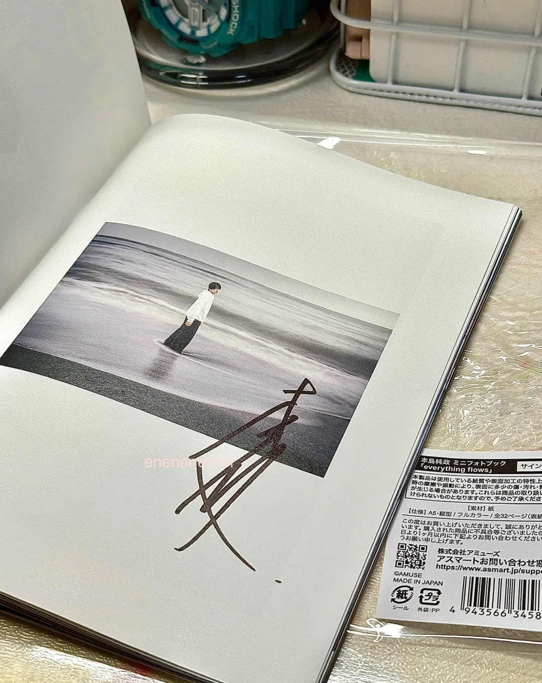 谁家小孩在我的写真集上乱涂乱画