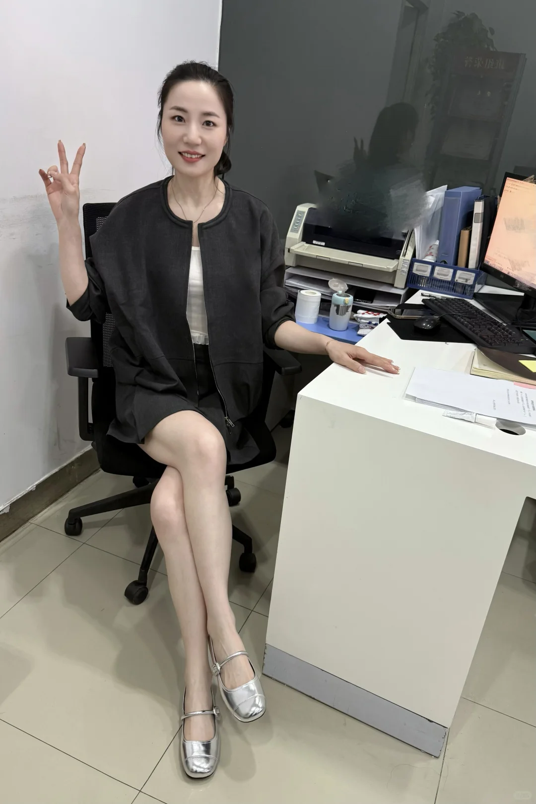 谁说三四十岁不能显年轻穿搭？